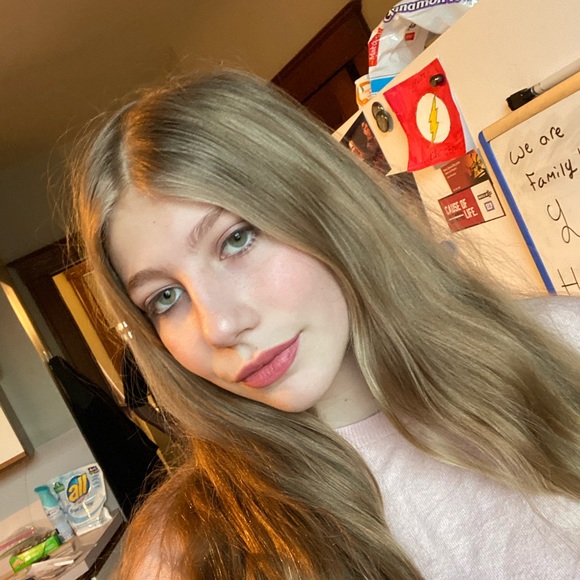 Meet your Posher, Julia - Picture 1 of 1